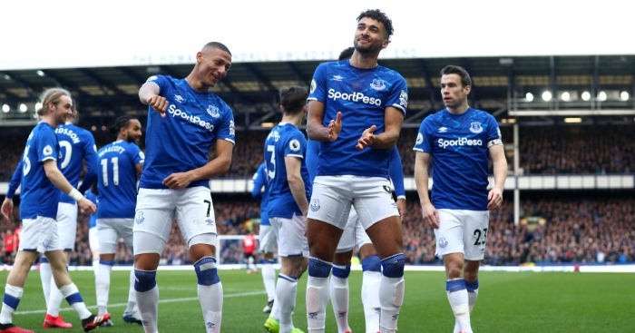 Richarlison y Calvert-Lewin celebrando un gol.