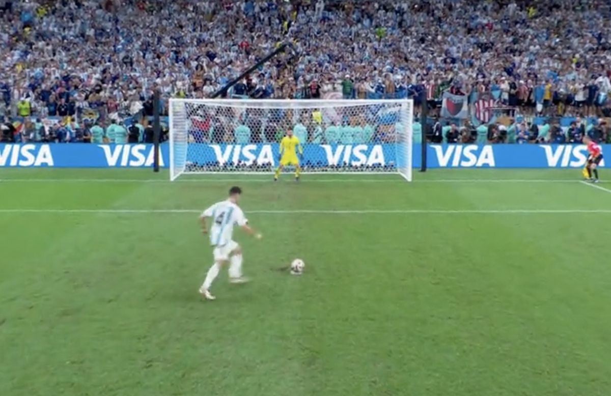 Lionel Messi comparte emotivo momento con Sergio Agüero tras el Mundial