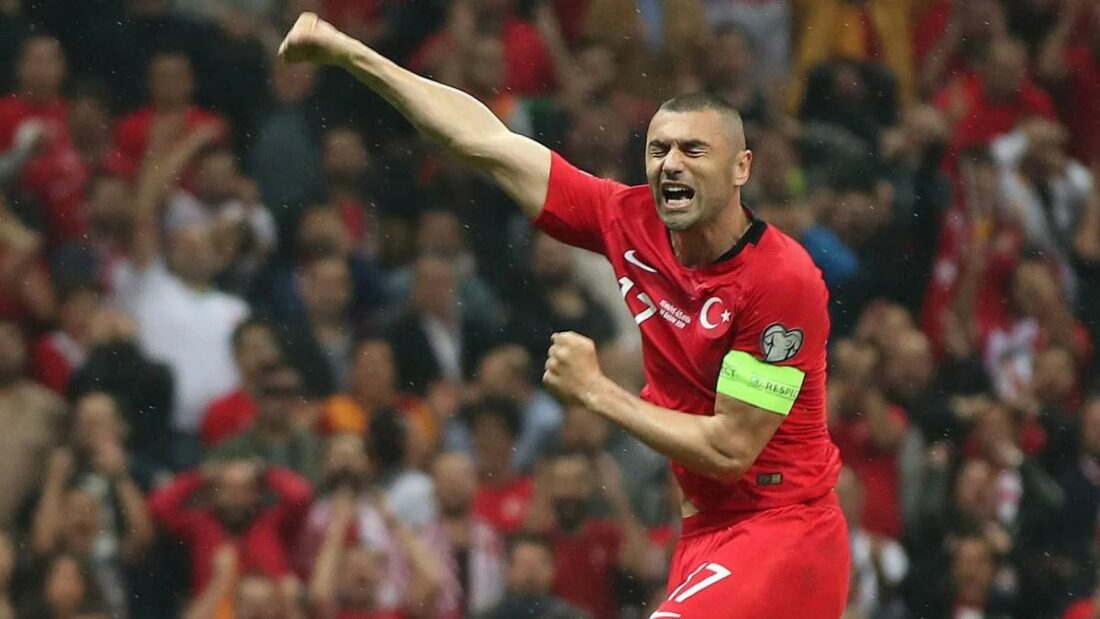 Burak Yilmaz se retira del Fútbol